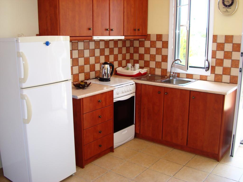 Remenata Apartment Lixouri Room photo